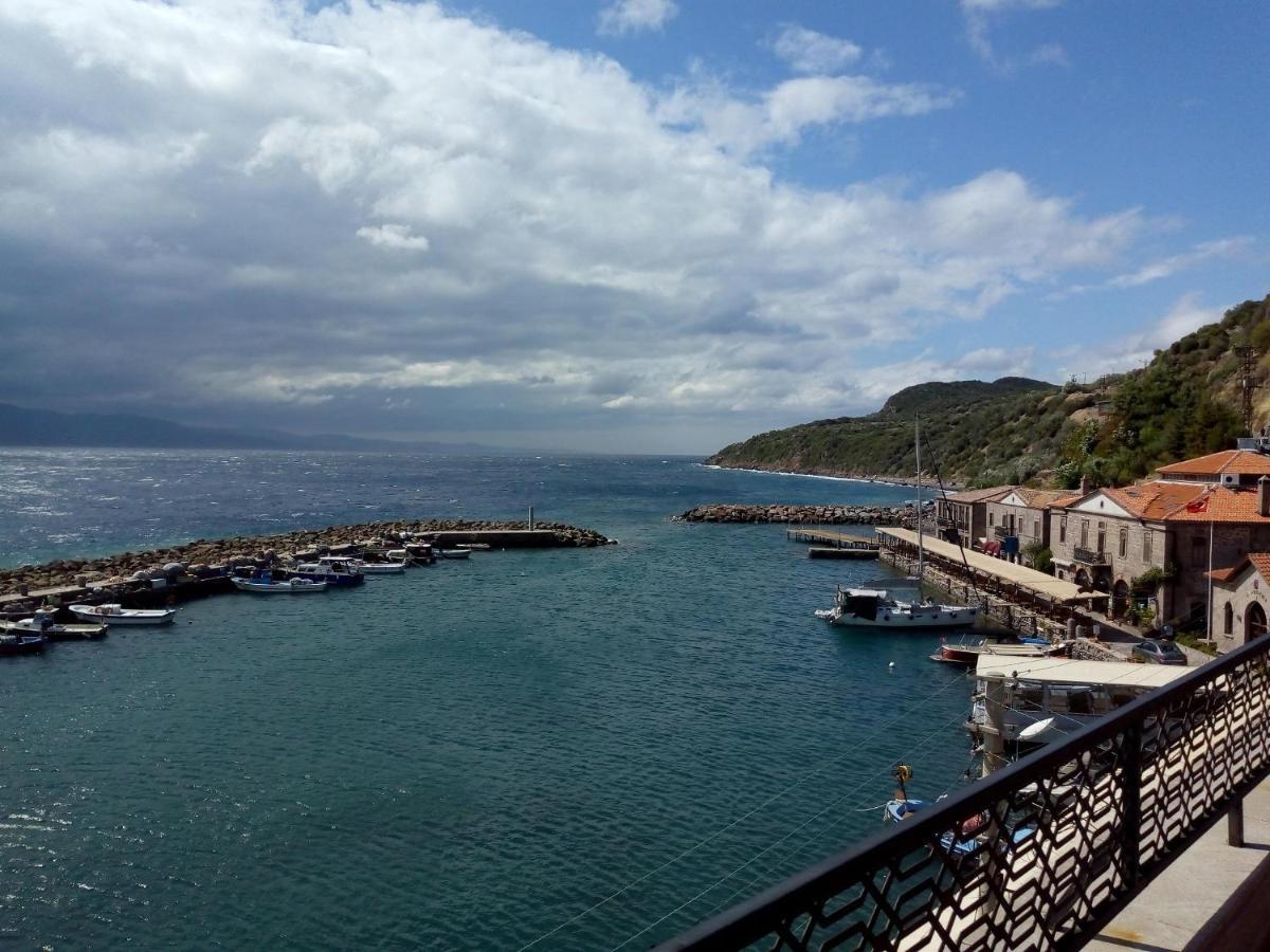 Assos Hotel Exterior photo