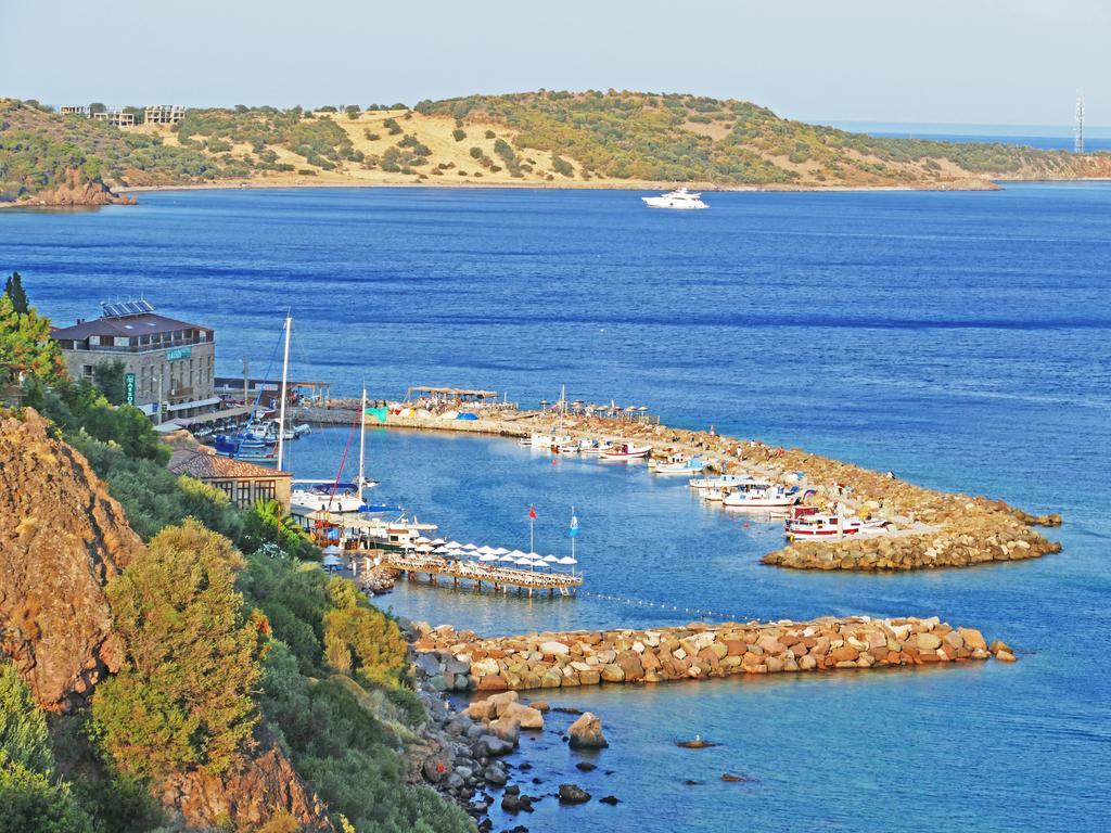 Assos Hotel Exterior photo