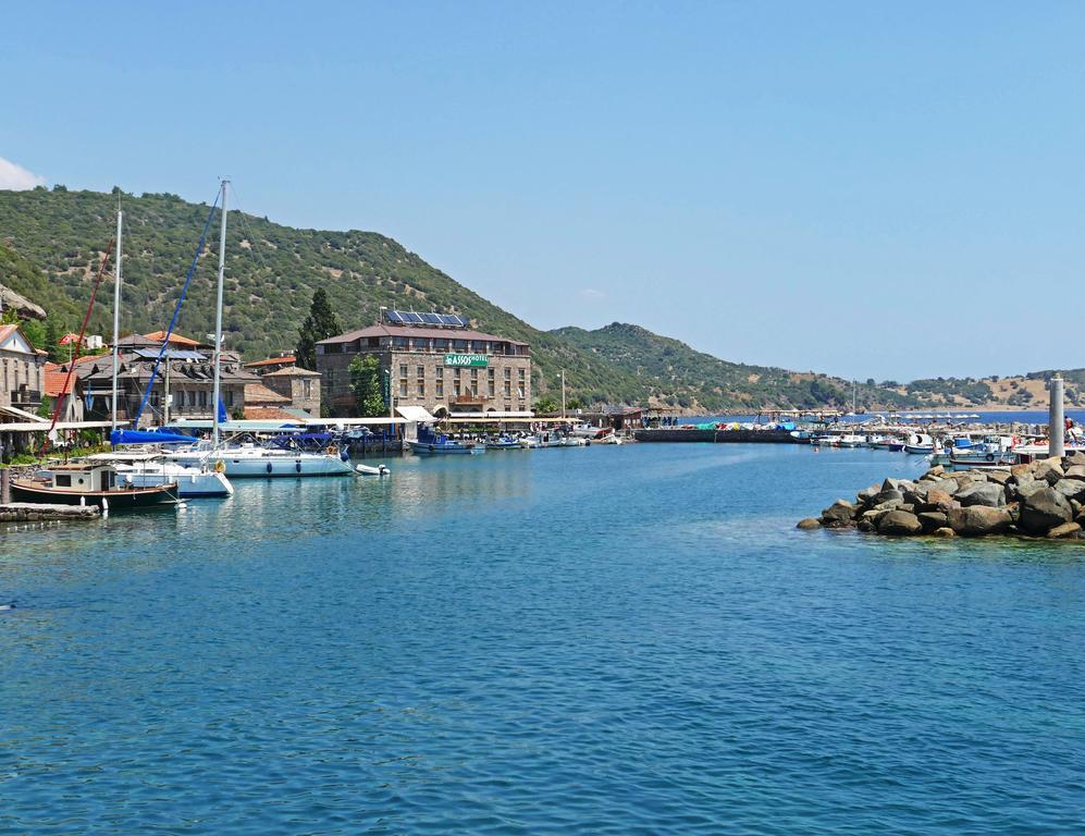 Assos Hotel Exterior photo