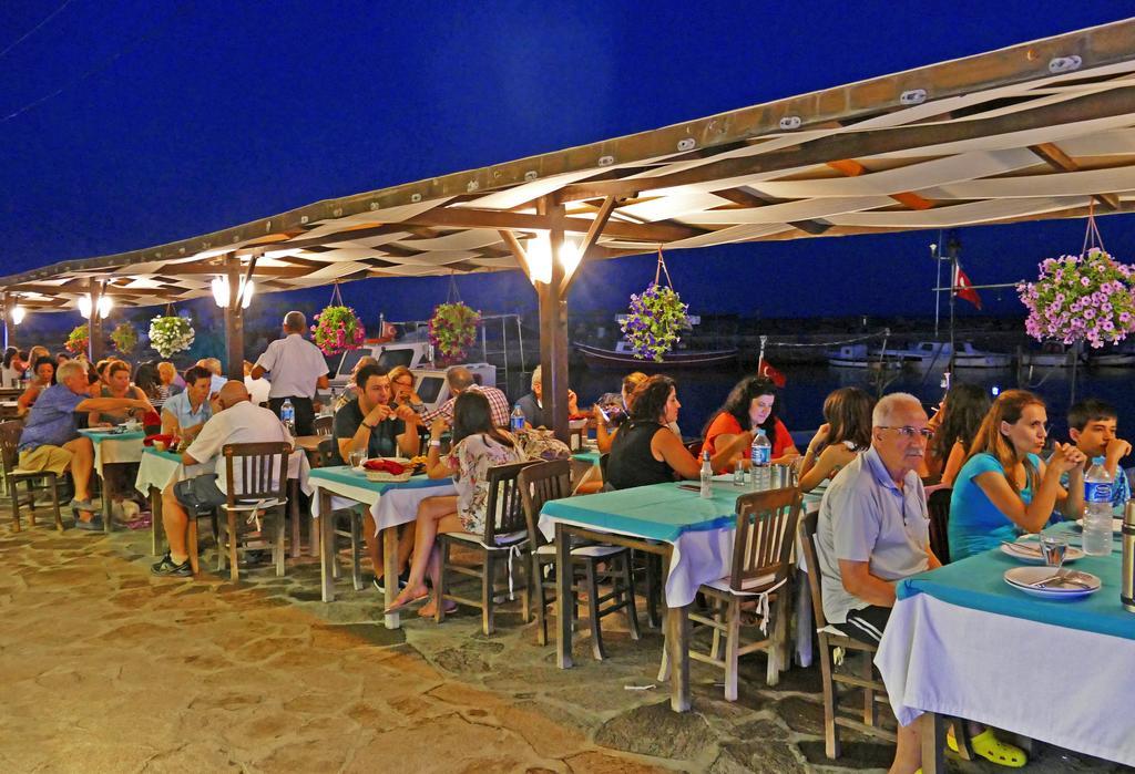 Assos Hotel Exterior photo