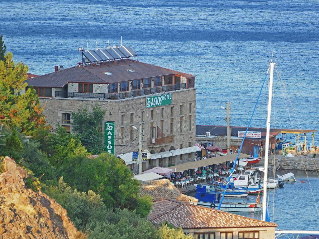 Assos Hotel Exterior photo