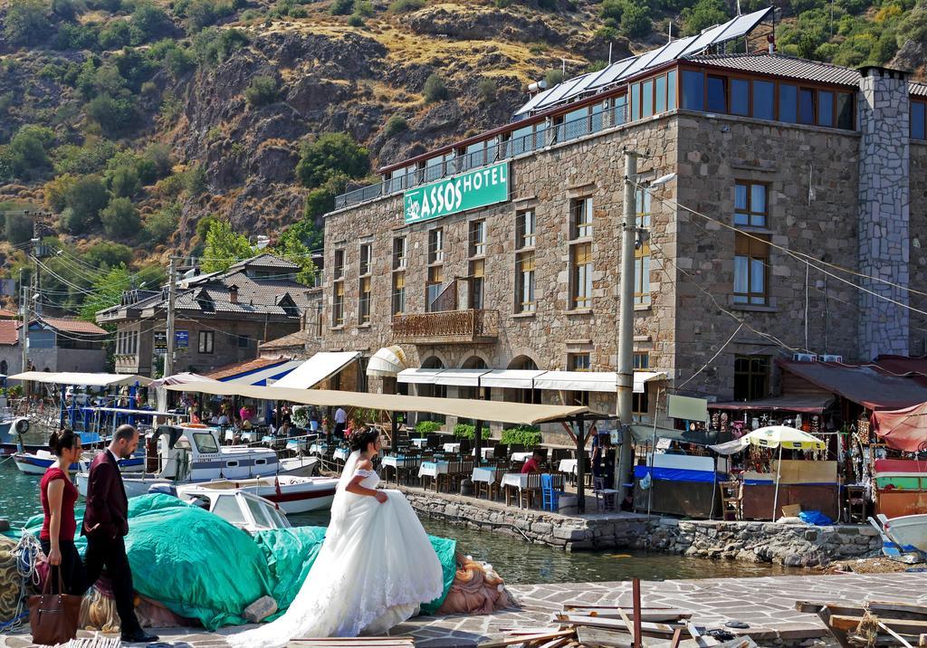 Assos Hotel Exterior photo