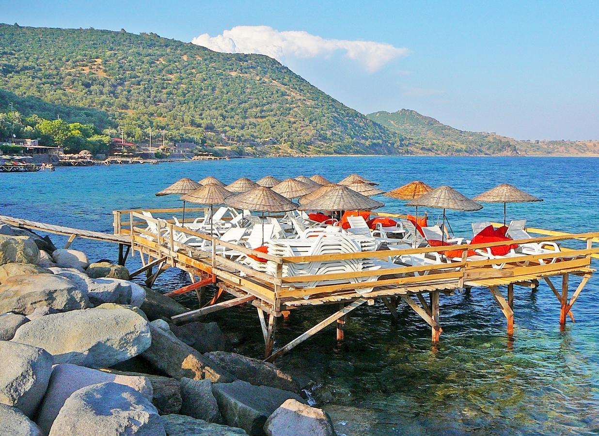 Assos Hotel Exterior photo